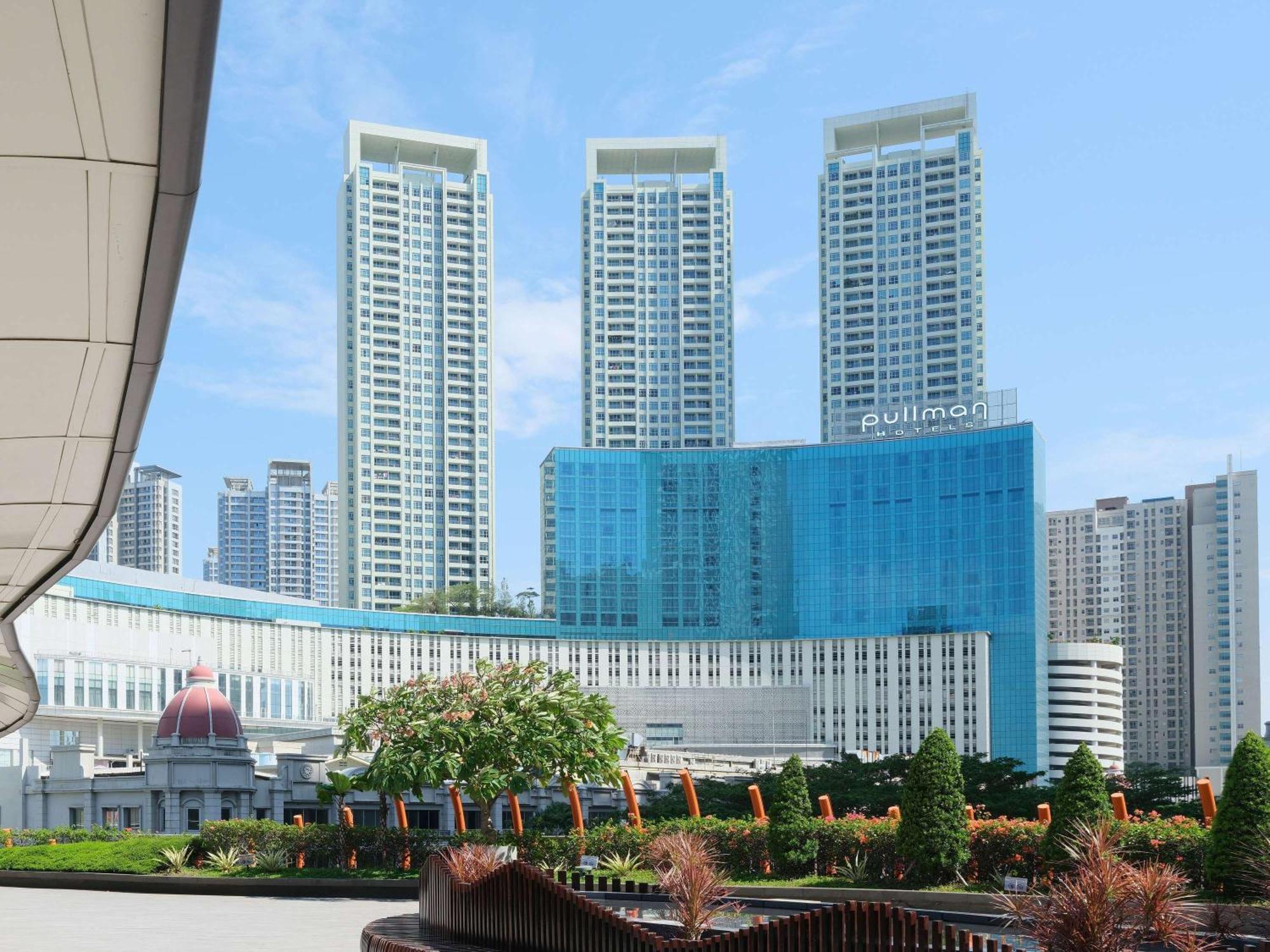 Pullman Jakarta Central Park Exteriér fotografie The complex in 2016